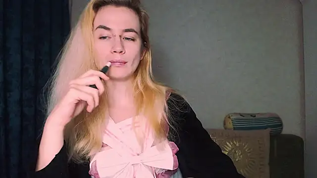 Snapshot of xxxcharismaaa chatting on December 5, 2024, 4:42 am xxxcharismaaa online show from December 5, 2024, 4:42 am