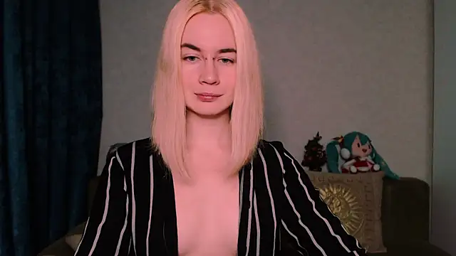 Snapshot of xxxcharismaaa chatting on January 19, 2025, 5:05 am xxxcharismaaa online show from January 19, 2025, 5:05 am