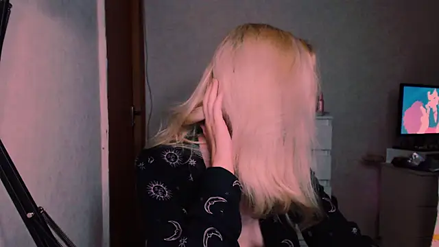 Snapshot of xxxcharismaaa chatting on September 14, 2025, 3:05 am xxxcharismaaa online show from September 14, 2025, 3:05 am