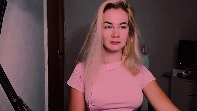 Snapshot of xxxcharismaaa chatting on September 16, 2025, 3:40 am xxxcharismaaa online show from September 16, 2025, 3:40 am