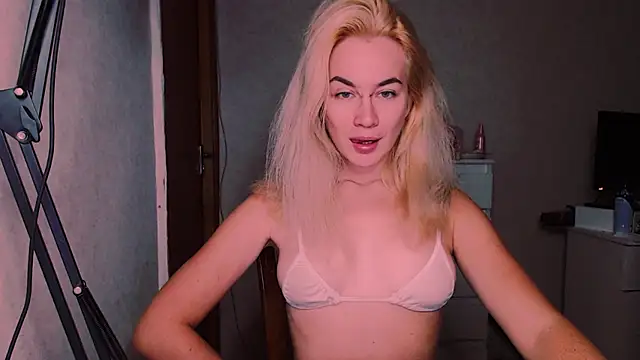 Snapshot of xxxcharismaaa chatting on October 2, 2025, 6:04 pm xxxcharismaaa online show from October 2, 2025, 6:04 pm