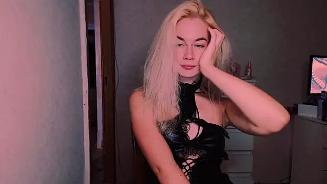 Snapshot of xxxcharismaaa chatting on October 3, 2025, 7:33 pm xxxcharismaaa online show from October 3, 2025, 7:33 pm