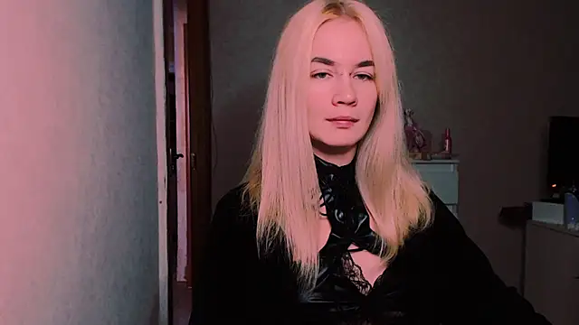 Snapshot of xxxcharismaaa chatting on October 9, 2025, 3:04 am xxxcharismaaa online show from October 9, 2025, 3:04 am