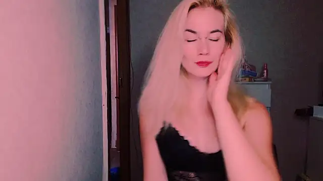 Snapshot of xxxcharismaaa chatting on October 13, 2025, 7:58 pm xxxcharismaaa online show from October 13, 2025, 7:58 pm