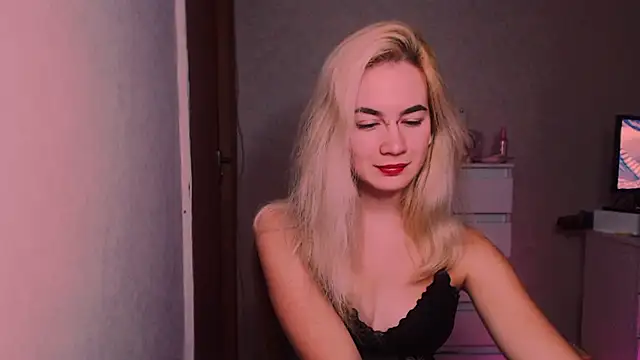 Snapshot of xxxcharismaaa chatting on October 24, 2025, 6:59 pm xxxcharismaaa online show from October 24, 2025, 6:59 pm