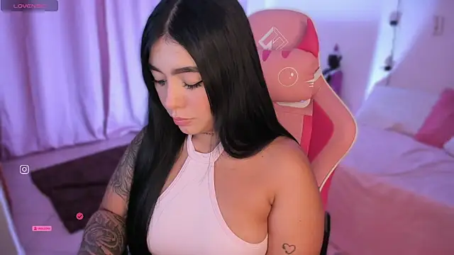 shantall vidales  online show from September 10, 2025, 6:57 am