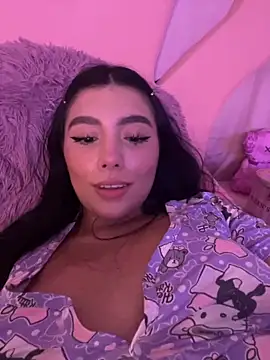 shantall vidales  online show from October 9, 2025, 8:56 am