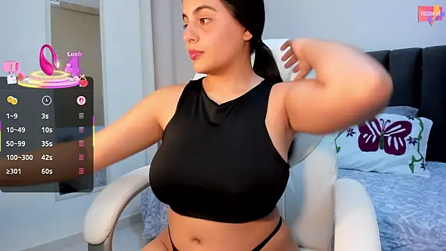 Snapshot of Karina_18_ chatting on February 12, 2025, 12:05 am Karina 18 online show from February 12, 2025, 12:05 am