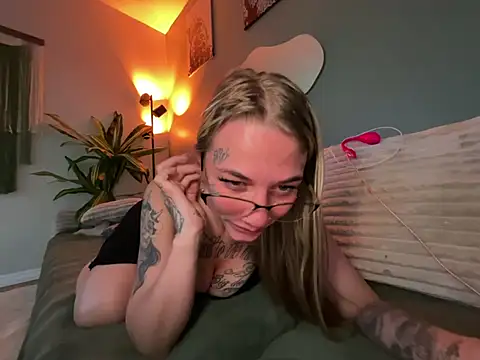chloetease online show from July 8, 2026, 3:00 am