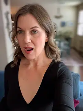 MaiseKnox online show from April 4, 2026, 4:48 pm