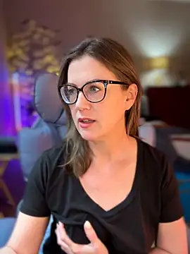 Snapshot of MaiseKnox chatting on May 3, 2026, 3:40 pm MaiseKnox online show from May 3, 2026, 3:40 pm