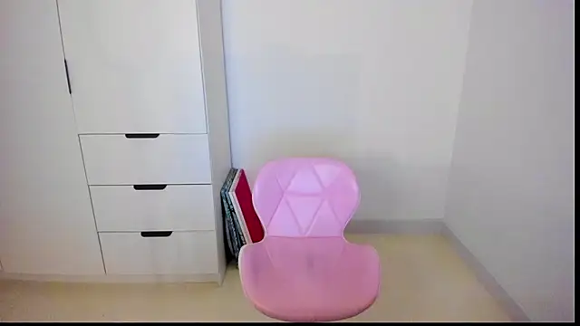 Snapshot of MiaStripDance chatting on February 6, 2026, 5:49 pm MiaStripDance online show from February 6, 2026, 5:49 pm