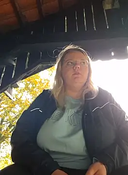 Snapshot of Fiona0705 chatting on September 27, 2025, 9:14 am Fiona0705 online show from September 27, 2025, 9:14 am