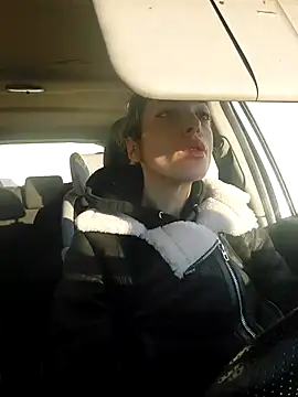 JoLeNe27 online show from April 6, 2026, 5:08 am