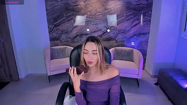 Snapshot of MelissaMoore_ chatting on February 3, 2026, 3:15 am MelissaMoore online show from February 3, 2026, 3:15 am