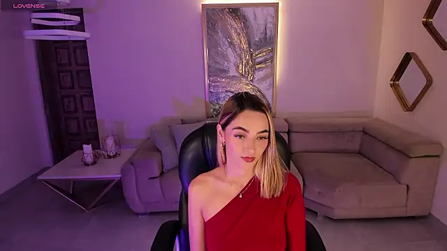 Snapshot of MelissaMoore_ chatting on February 24, 2026, 2:31 am MelissaMoore online show from February 24, 2026, 2:31 am