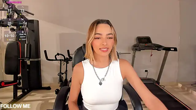 Snapshot of MelissaMoore_ chatting on April 9, 2026, 8:53 am MelissaMoore online show from April 9, 2026, 8:53 am