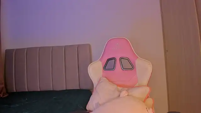 isa bunny online show from February 20, 2026, 2:19 am