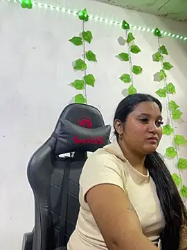 shayna all online show from July 17, 2026, 2:18 am