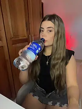 Miss valeriaa online show from March 11, 2026, 9:43 pm