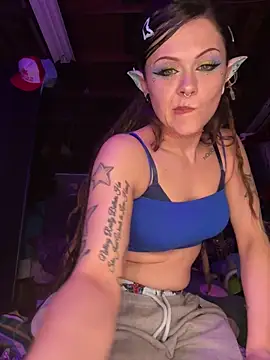 Snapshot of BlaizeyBBy chatting on November 27, 2025, 1:51 am BlaizeyBBy online show from November 27, 2025, 1:51 am