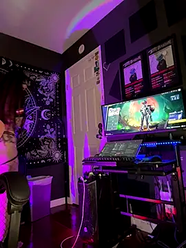 Snapshot of BlaizeyBBy chatting on December 19, 2025, 1:45 am BlaizeyBBy online show from December 19, 2025, 1:45 am