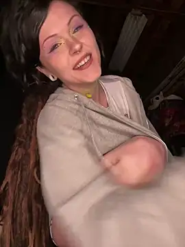 Snapshot of BlaizeyBBy chatting on February 19, 2026, 1:45 am BlaizeyBBy online show from February 19, 2026, 1:45 am