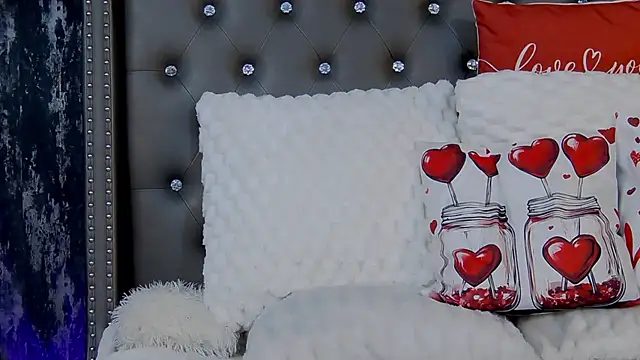 IsabelleEthan online show from February 6, 2025, 9:00 am
