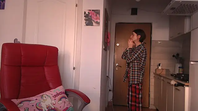 simyhvn online show from March 11, 2026, 5:35 am