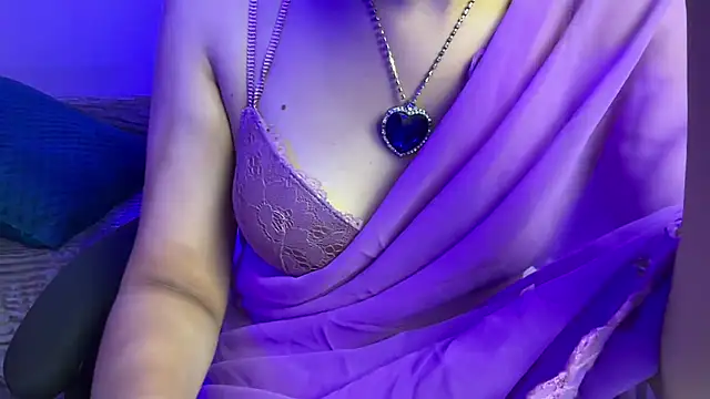 Snapshot of Queen_Angelena chatting on June 23, 2026, 5:33 pm Queen Angelena online show from June 23, 2026, 5:33 pm