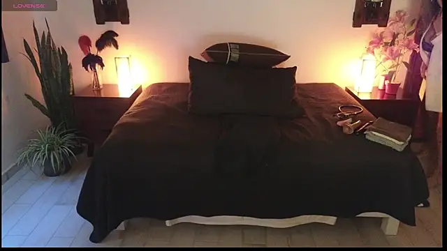 Snapshot of milfettefab chatting on February 18, 2025, 12:37 am milfettefab online show from February 18, 2025, 12:37 am