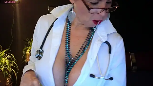 Snapshot of milfettefab chatting on October 4, 2025, 9:24 pm milfettefab online show from October 4, 2025, 9:24 pm