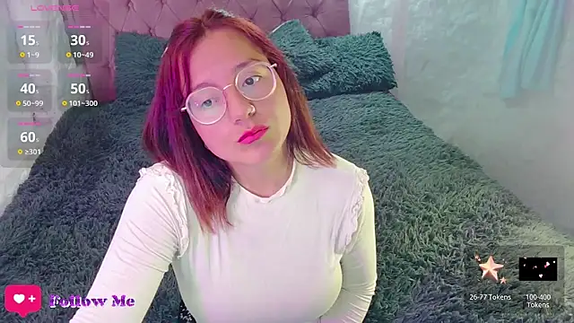 emma luna1986 online show from January 8, 2025, 9:44 pm