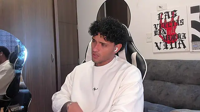 Alessandro Vanni online show from February 25, 2026, 3:21 pm