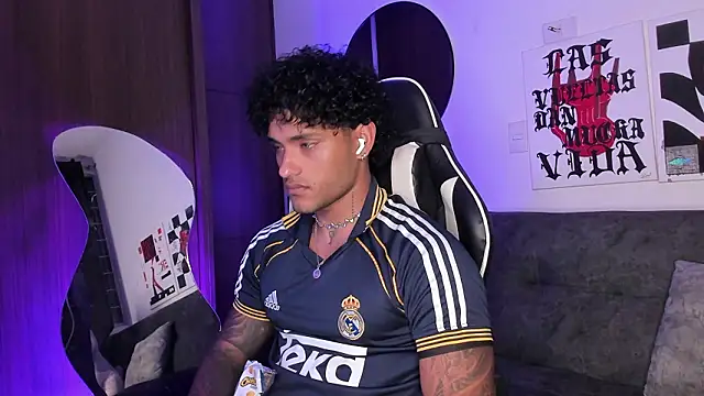 Alessandro Vanni online show from March 11, 2026, 2:39 am