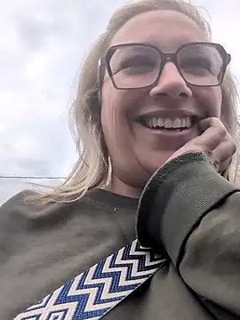 Canadian BBW online show from April 1, 2026, 11:35 pm