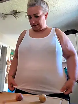 Canadian BBW online show from April 16, 2026, 7:47 pm