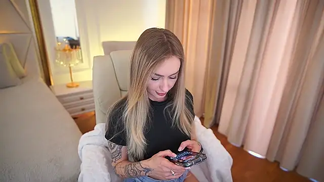 GraceCandy online show from April 14, 2026, 2:01 pm