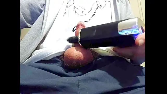 hairyuncut00 online show from March 31, 2026, 12:34 am