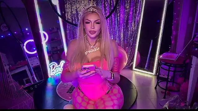 Snapshot of bimbotwerkqueen chatting on January 1, 2025, 6:15 am bimbotwerkqueen online show from January 1, 2025, 6:15 am