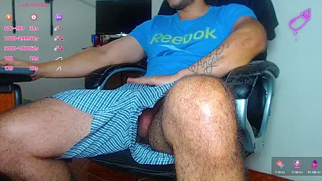 Snapshot of --mAk-- chatting on January 17, 2025, 11:27 am --mAk-- online show from January 17, 2025, 11:27 am