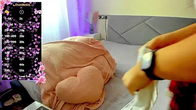 Snapshot of viki_love77 chatting on October 15, 2025, 3:17 am viki love77 online show from October 15, 2025, 3:17 am