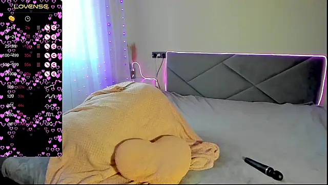 Snapshot of viki_love77 chatting on October 22, 2025, 4:13 am viki love77 online show from October 22, 2025, 4:13 am