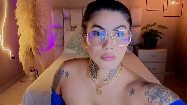 Snapshot of pamela_reyes_ chatting on November 8, 2025, 6:51 pm pamela reyes online show from November 8, 2025, 6:51 pm