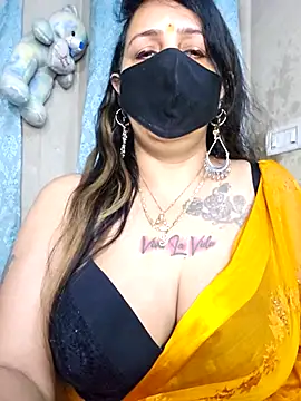 cute-tanvi online show from February 21, 2026, 1:39 am