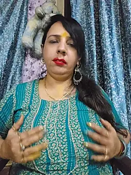 cute-tanvi online show from May 26, 2026, 1:40 pm