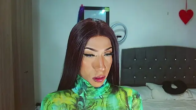 Kenisha Sweet online show from October 10, 2025, 8:52 pm