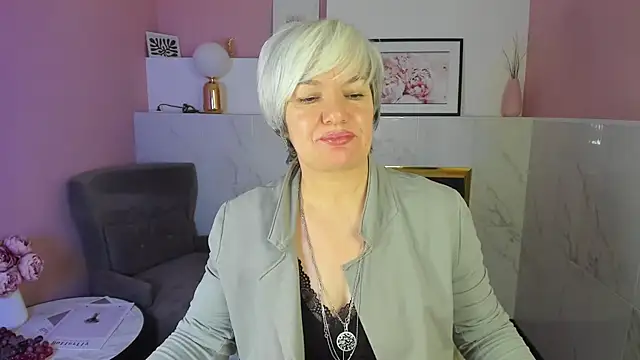 Snapshot of CarmenSoft chatting on February 6, 2025, 1:05 am CarmenSoft online show from February 6, 2025, 1:05 am