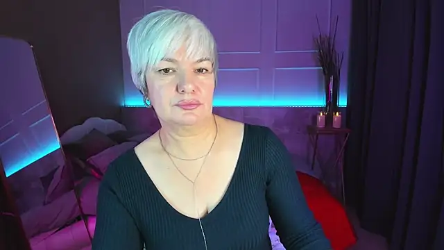 Snapshot of CarmenSoft chatting on February 17, 2025, 8:47 pm CarmenSoft online show from February 17, 2025, 8:47 pm