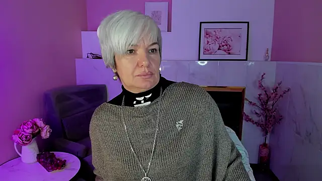 Snapshot of CarmenSoft chatting on October 6, 2025, 9:01 pm CarmenSoft online show from October 6, 2025, 9:01 pm